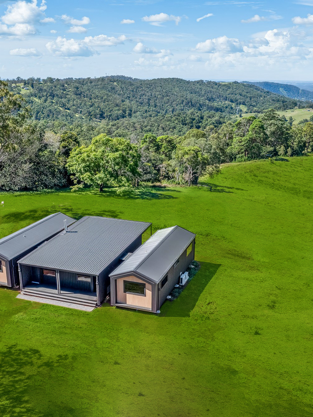 Residential barn-style modular home